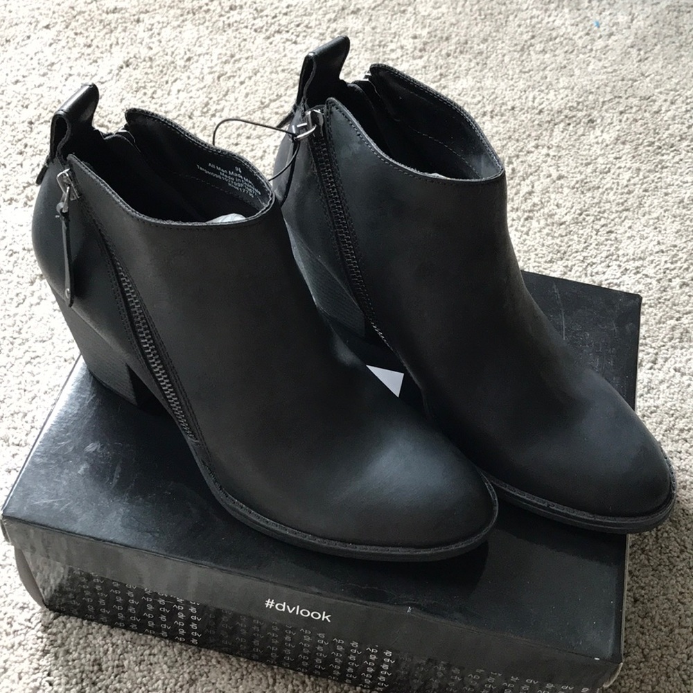 DV by dolce vita ankle boots black 9.5